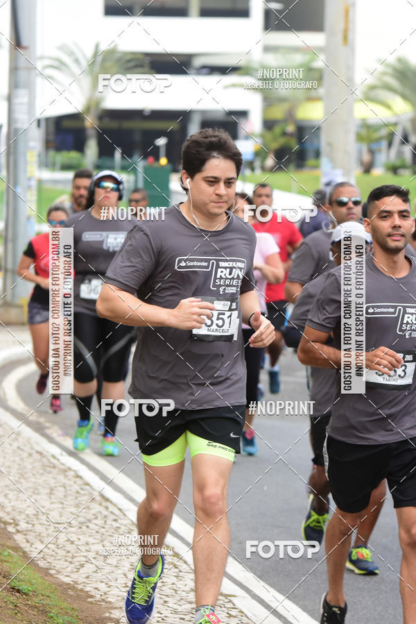 Buy your photos of the eventSantander Track&Field Run Series - Shopping da Bahia on Fotop