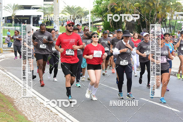 Buy your photos of the eventSantander Track&Field Run Series - Shopping da Bahia on Fotop