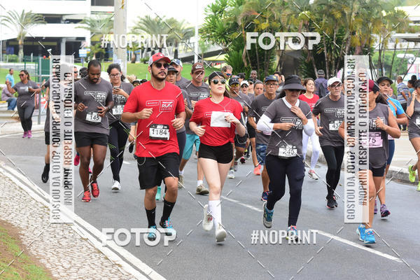 Buy your photos of the eventSantander Track&Field Run Series - Shopping da Bahia on Fotop