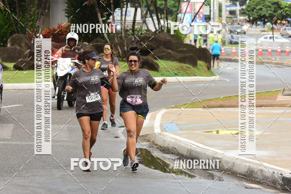 Buy your photos of the eventSantander Track&Field Run Series - Shopping da Bahia on Fotop
