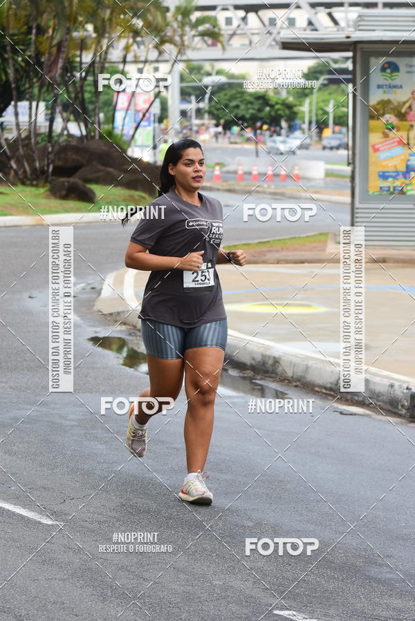 Buy your photos of the eventSantander Track&Field Run Series - Shopping da Bahia on Fotop