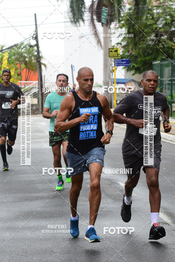 Buy your photos of the eventSantander Track&Field Run Series - Shopping da Bahia on Fotop