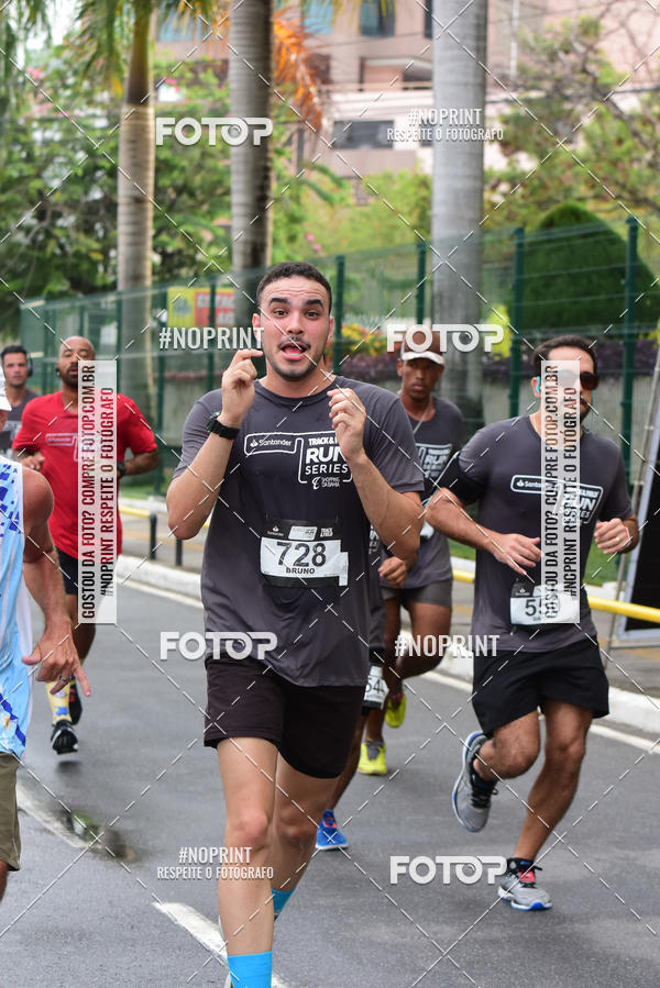 Buy your photos of the eventSantander Track&Field Run Series - Shopping da Bahia on Fotop