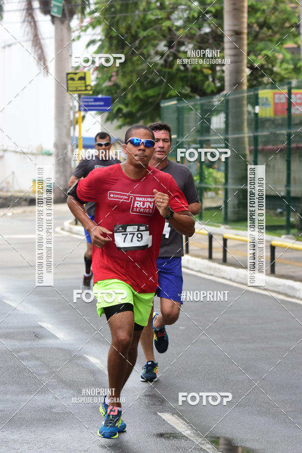 Buy your photos of the eventSantander Track&Field Run Series - Shopping da Bahia on Fotop