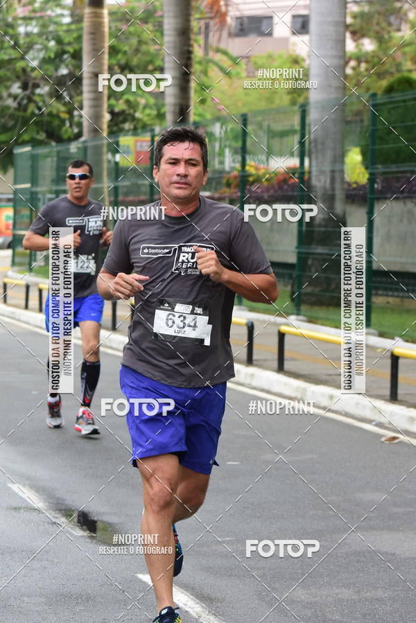 Buy your photos of the eventSantander Track&Field Run Series - Shopping da Bahia on Fotop