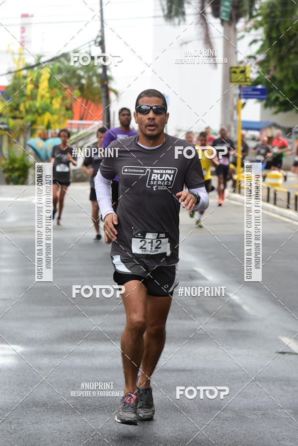 Buy your photos of the eventSantander Track&Field Run Series - Shopping da Bahia on Fotop
