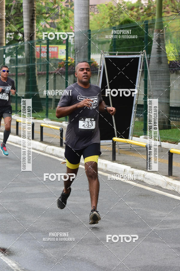 Buy your photos of the eventSantander Track&Field Run Series - Shopping da Bahia on Fotop
