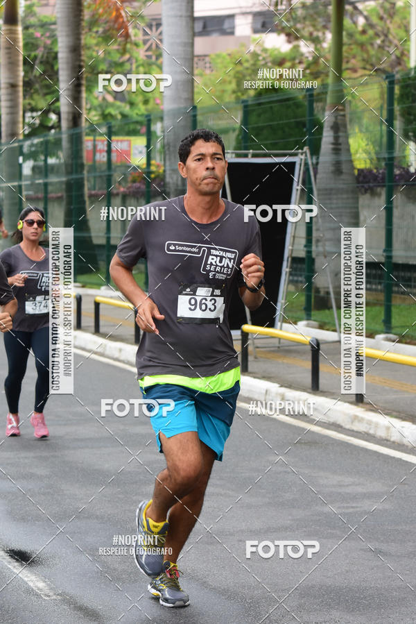 Buy your photos of the eventSantander Track&Field Run Series - Shopping da Bahia on Fotop