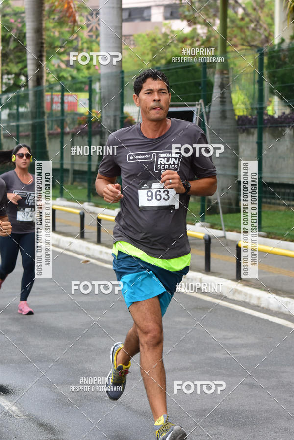 Buy your photos of the eventSantander Track&Field Run Series - Shopping da Bahia on Fotop