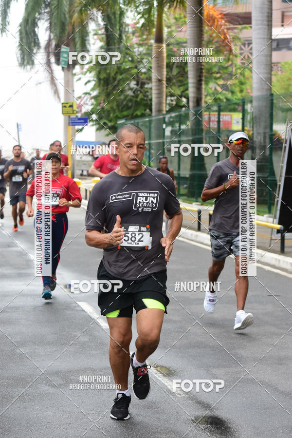 Buy your photos of the eventSantander Track&Field Run Series - Shopping da Bahia on Fotop