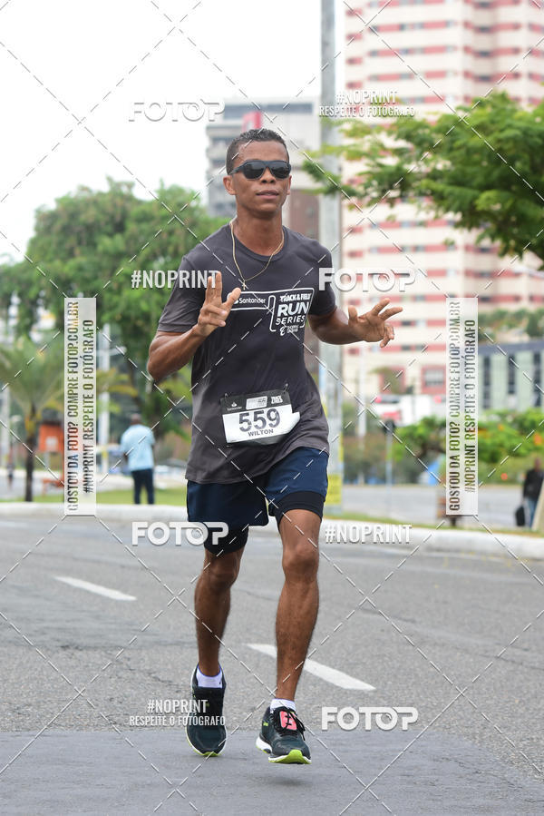 Buy your photos of the eventSantander Track&Field Run Series - Shopping da Bahia on Fotop