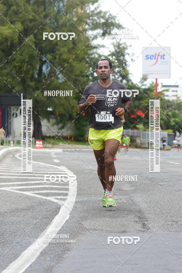 Buy your photos of the eventSantander Track&Field Run Series - Shopping da Bahia on Fotop