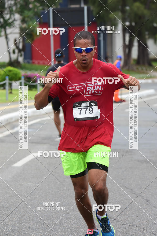 Acquista le foto dell'eventoSantander Track&Field Run Series - Shopping da Bahia in Fotop