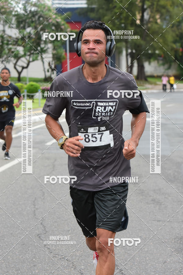 Acquista le foto dell'eventoSantander Track&Field Run Series - Shopping da Bahia in Fotop