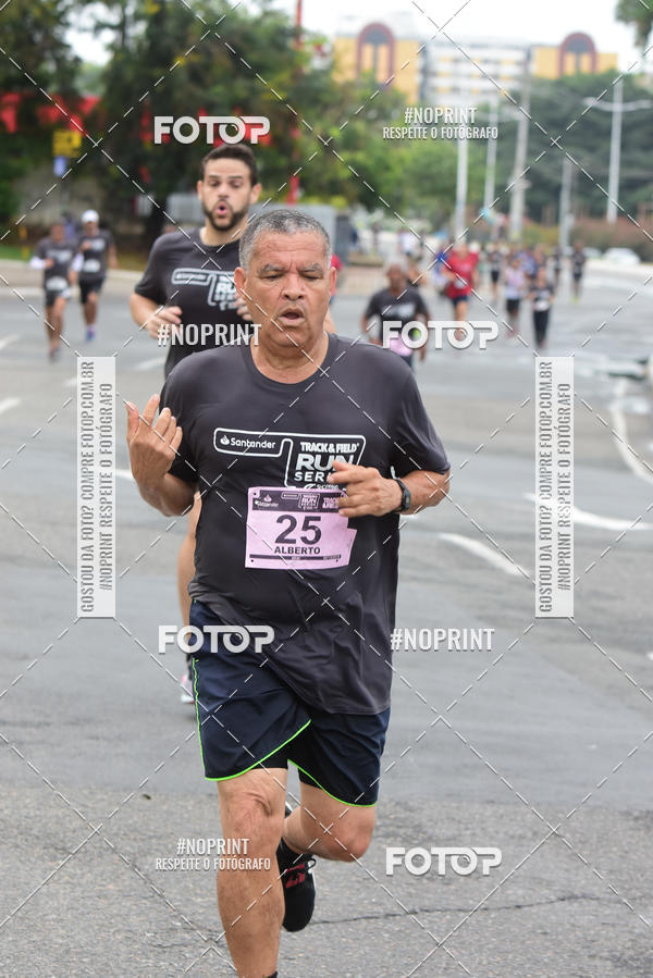 Acquista le foto dell'eventoSantander Track&Field Run Series - Shopping da Bahia in Fotop