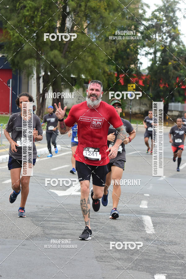 Acquista le foto dell'eventoSantander Track&Field Run Series - Shopping da Bahia in Fotop