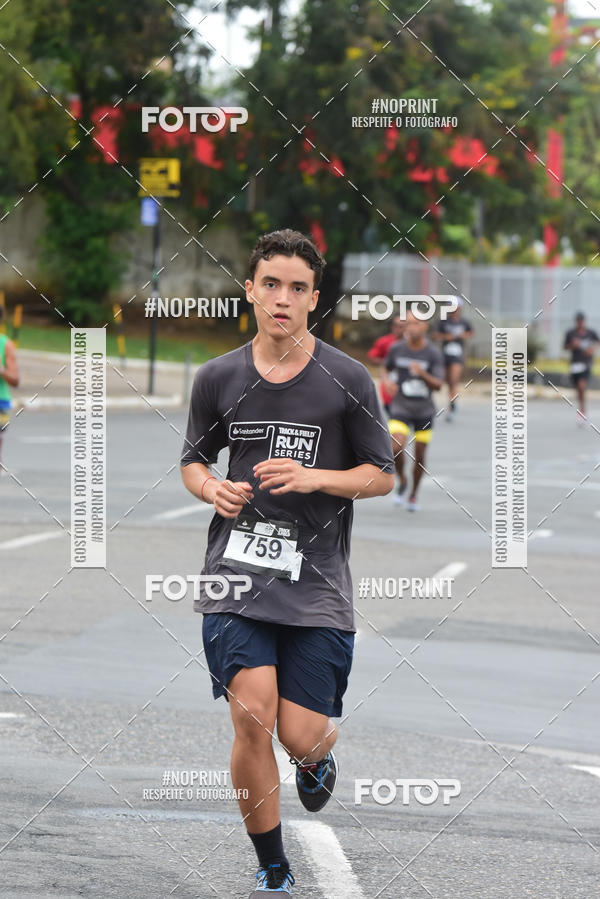 Acquista le foto dell'eventoSantander Track&Field Run Series - Shopping da Bahia in Fotop