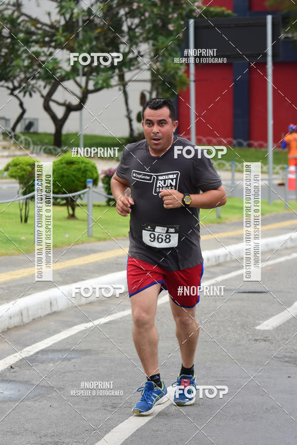Acquista le foto dell'eventoSantander Track&Field Run Series - Shopping da Bahia in Fotop