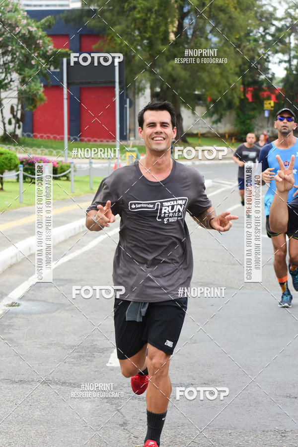 Buy your photos of the eventSantander Track&Field Run Series - Shopping da Bahia on Fotop