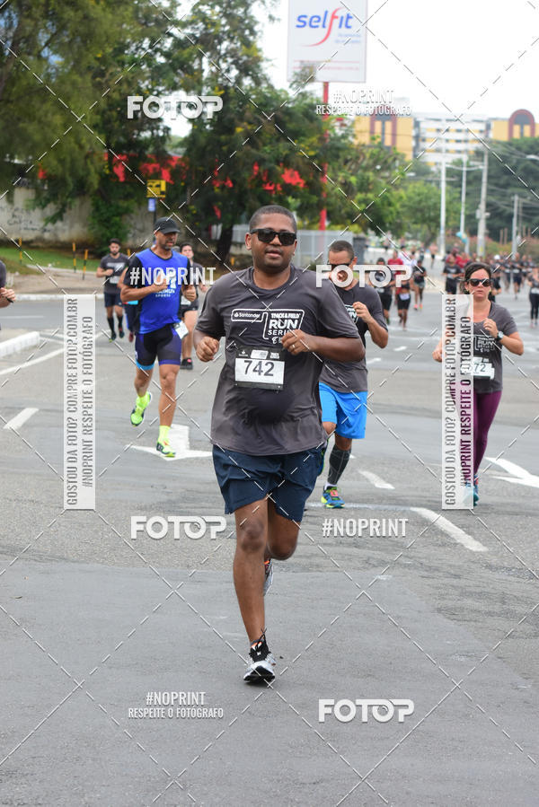 Buy your photos of the eventSantander Track&Field Run Series - Shopping da Bahia on Fotop