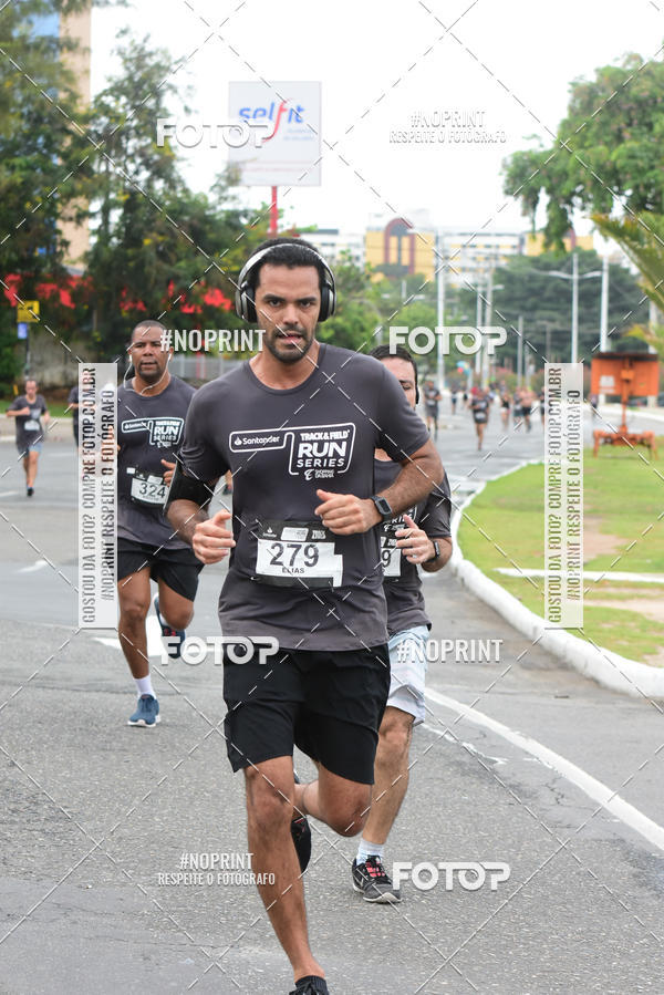 Buy your photos of the eventSantander Track&Field Run Series - Shopping da Bahia on Fotop