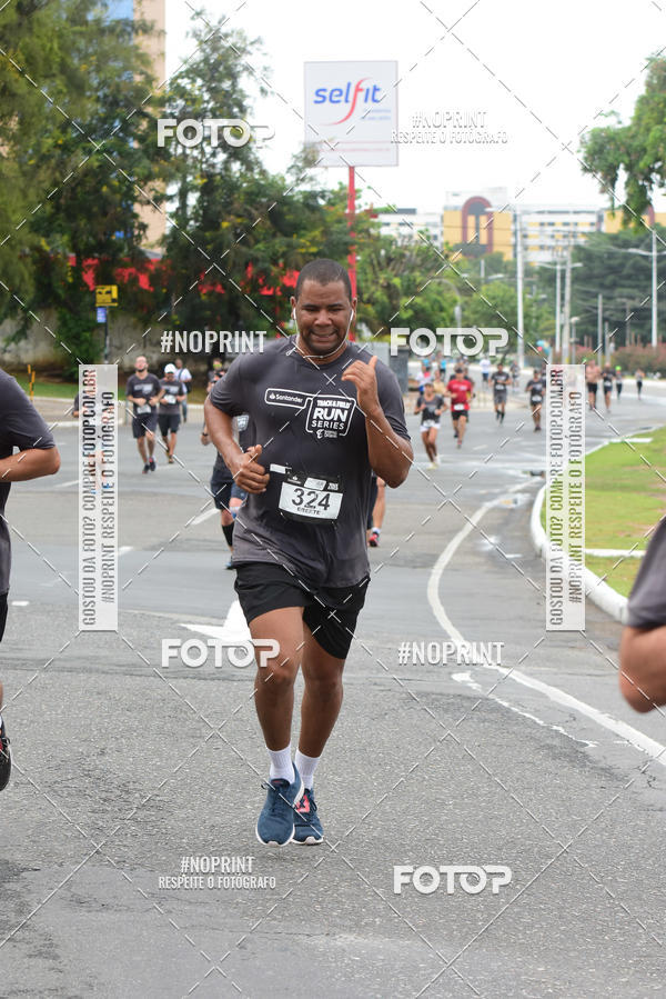 Buy your photos of the eventSantander Track&Field Run Series - Shopping da Bahia on Fotop
