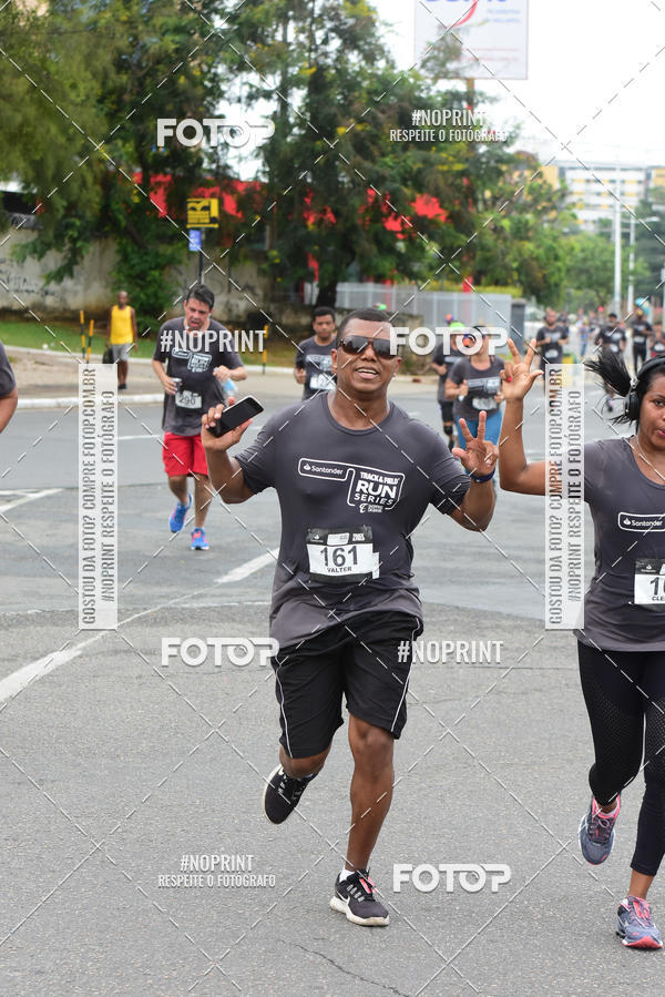 Buy your photos of the eventSantander Track&Field Run Series - Shopping da Bahia on Fotop