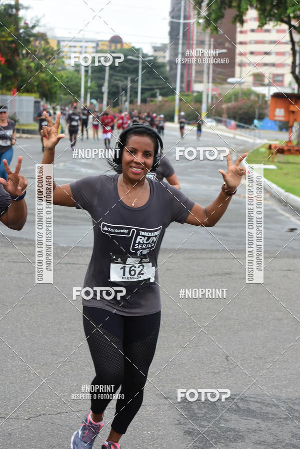 Buy your photos of the eventSantander Track&Field Run Series - Shopping da Bahia on Fotop