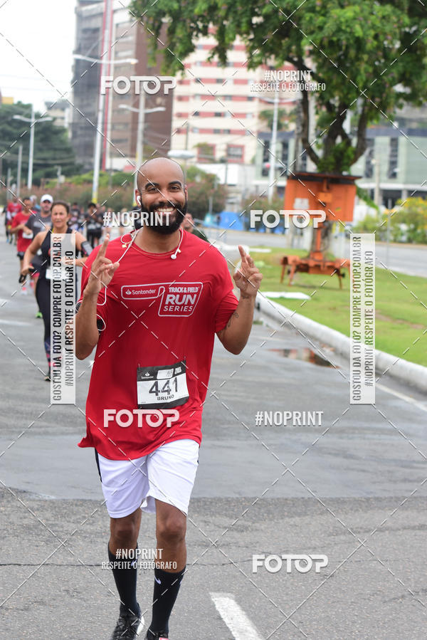 Buy your photos of the eventSantander Track&Field Run Series - Shopping da Bahia on Fotop