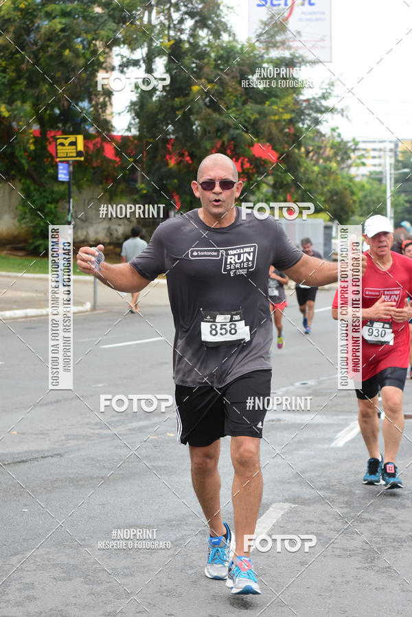 Buy your photos of the eventSantander Track&Field Run Series - Shopping da Bahia on Fotop