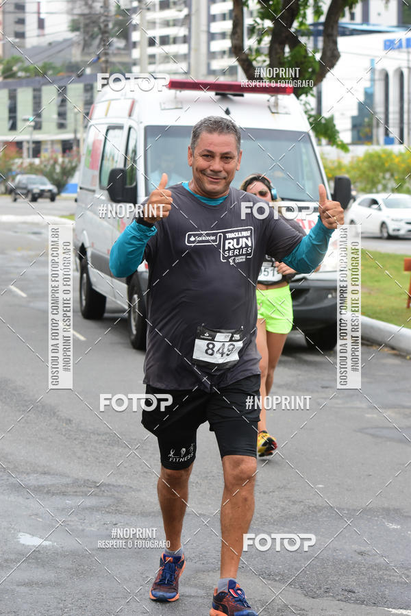 Acquista le foto dell'eventoSantander Track&Field Run Series - Shopping da Bahia in Fotop