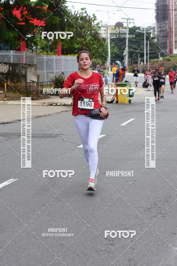 Acquista le foto dell'eventoSantander Track&Field Run Series - Shopping da Bahia in Fotop