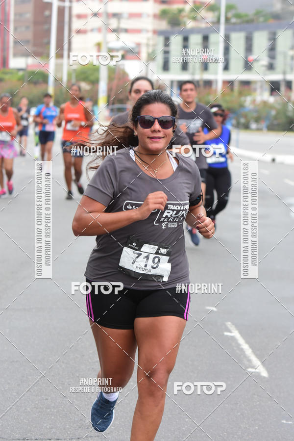 Acquista le foto dell'eventoSantander Track&Field Run Series - Shopping da Bahia in Fotop