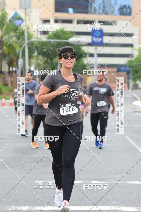 Buy your photos of the eventSantander Track&Field Run Series - Shopping da Bahia on Fotop