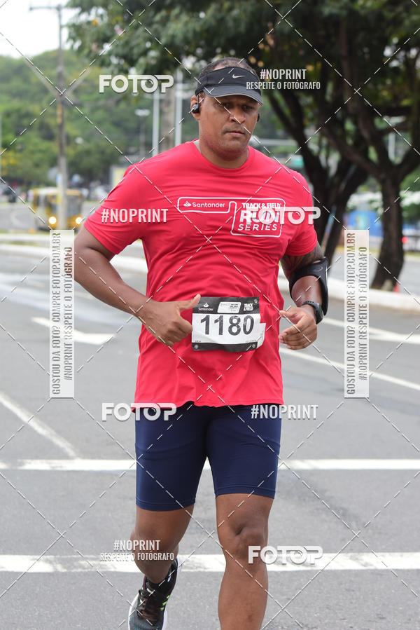 Acquista le foto dell'eventoSantander Track&Field Run Series - Shopping da Bahia in Fotop