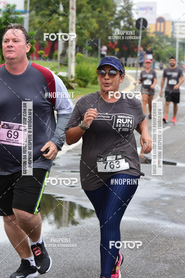 Acquista le foto dell'eventoSantander Track&Field Run Series - Shopping da Bahia in Fotop