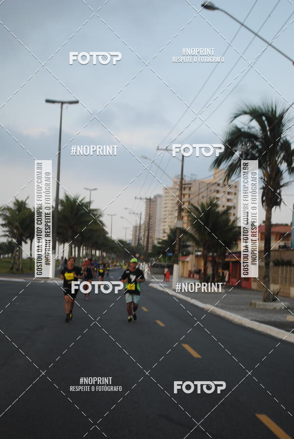 Buy your photos of the eventguia 13K Praia Grande on Fotop