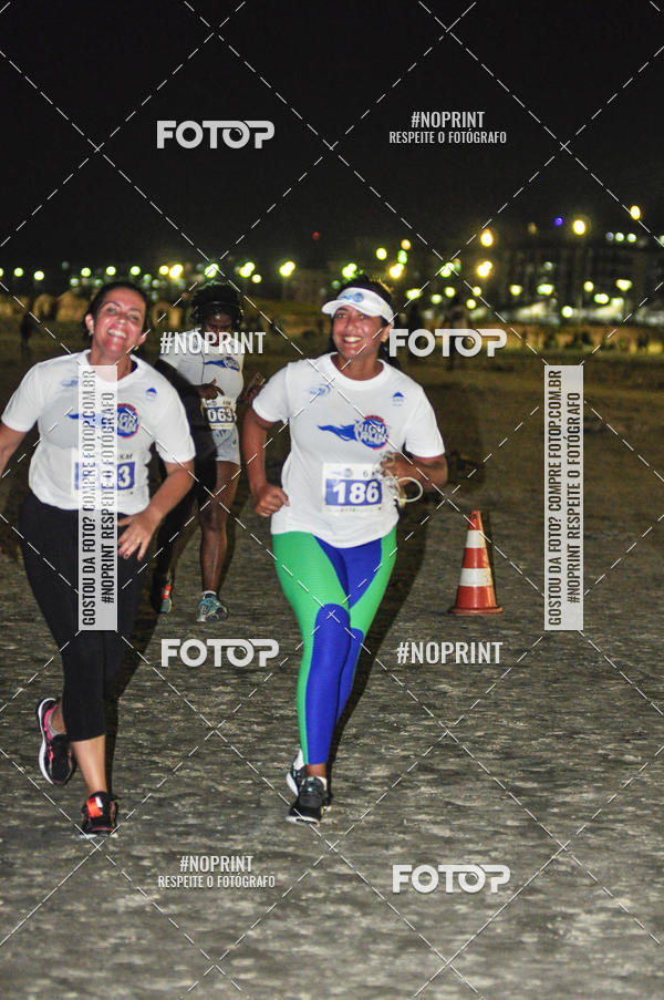 Buy your photos of the eventSummer Night Run - Praia do Forte on Fotop