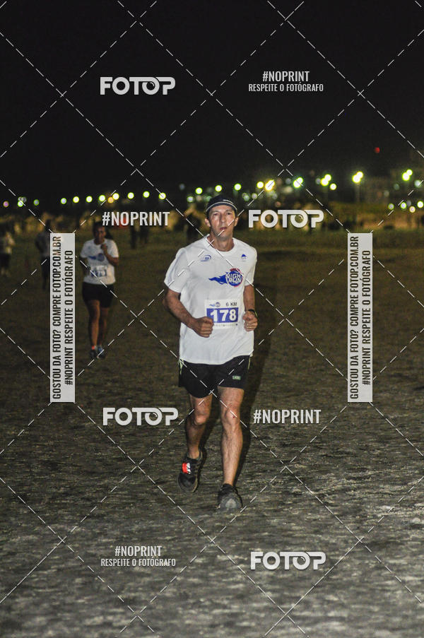 Buy your photos of the eventSummer Night Run - Praia do Forte on Fotop