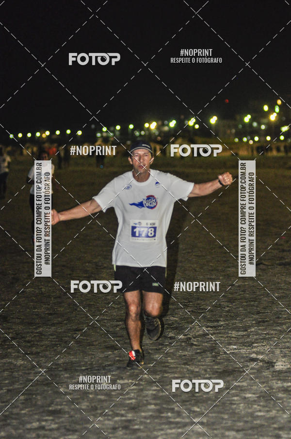 Buy your photos of the eventSummer Night Run - Praia do Forte on Fotop