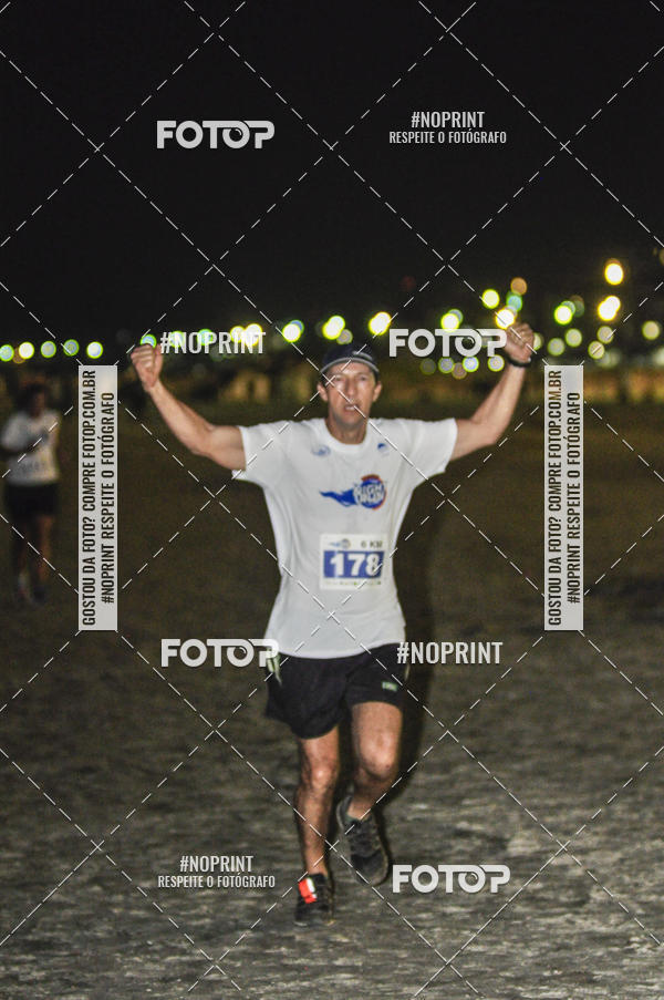 Buy your photos of the eventSummer Night Run - Praia do Forte on Fotop
