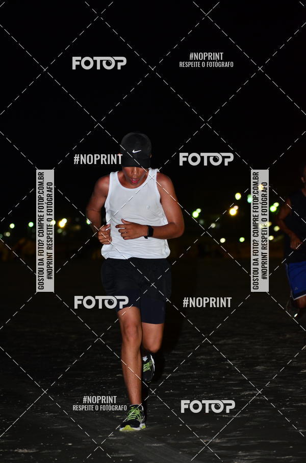 Buy your photos of the eventSummer Night Run - Praia do Forte on Fotop