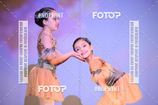 Buy your photos of the eventFORMATURA LILIAN GUMIEIRO on Fotop