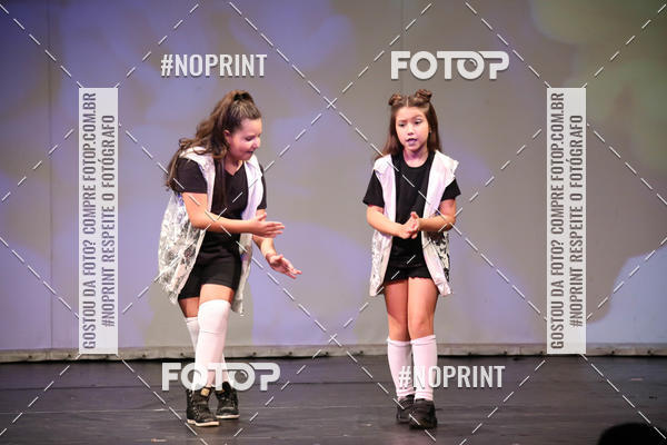 Buy your photos of the eventFORMATURA LILIAN GUMIEIRO on Fotop