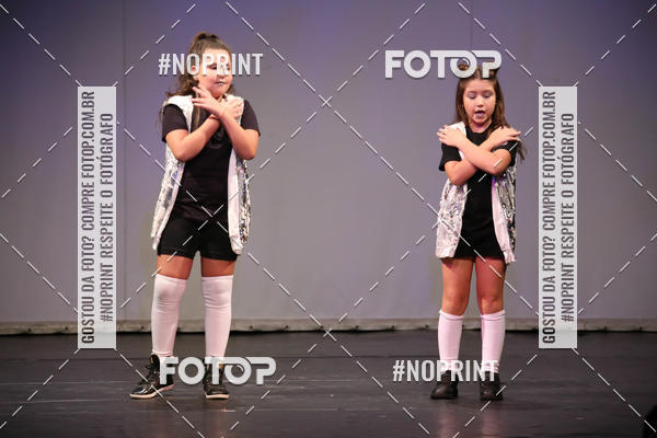 Buy your photos of the eventFORMATURA LILIAN GUMIEIRO on Fotop