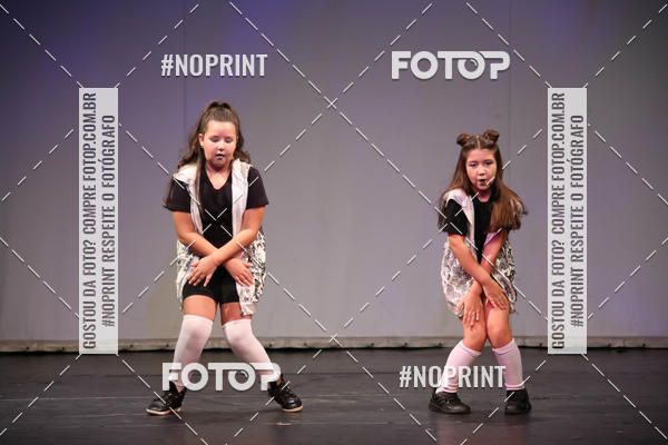 Buy your photos of the eventFORMATURA LILIAN GUMIEIRO on Fotop