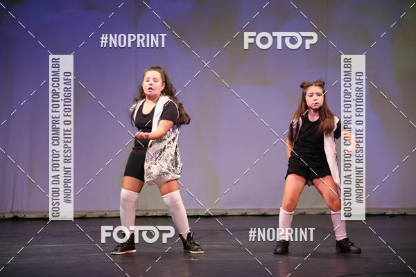 Buy your photos of the eventFORMATURA LILIAN GUMIEIRO on Fotop