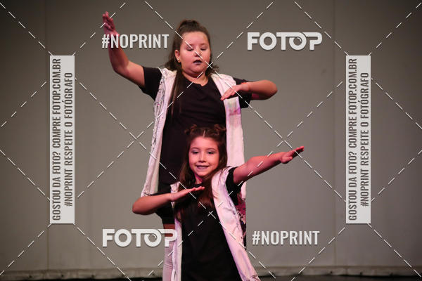 Buy your photos of the eventFORMATURA LILIAN GUMIEIRO on Fotop