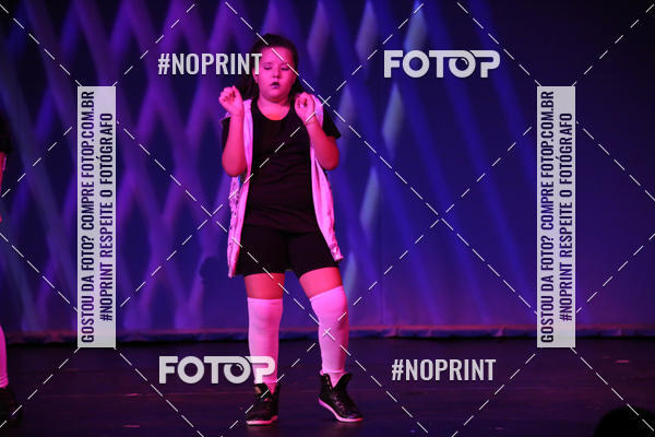 Buy your photos of the eventFORMATURA LILIAN GUMIEIRO on Fotop