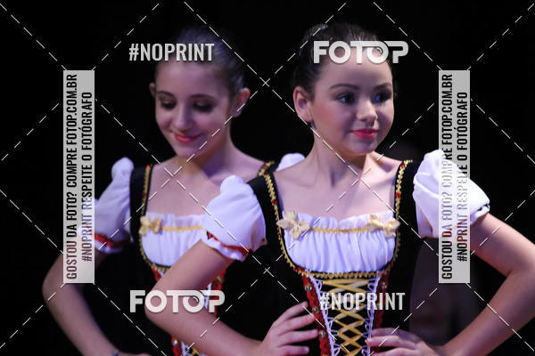 Buy your photos of the eventFORMATURA LILIAN GUMIEIRO on Fotop